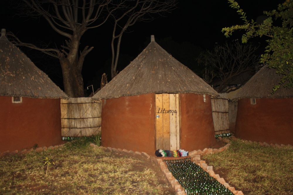Zinga Backpackers Hotell Livingstone Exteriör bild