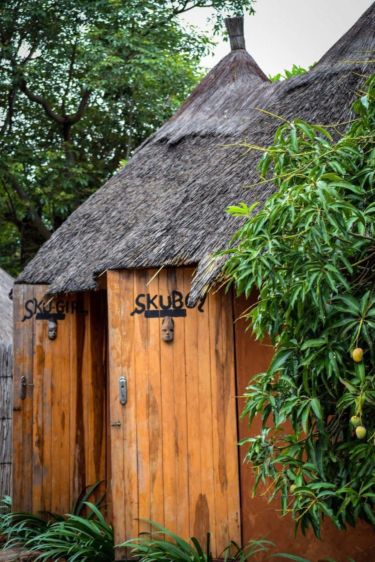 Zinga Backpackers Hotell Livingstone Exteriör bild